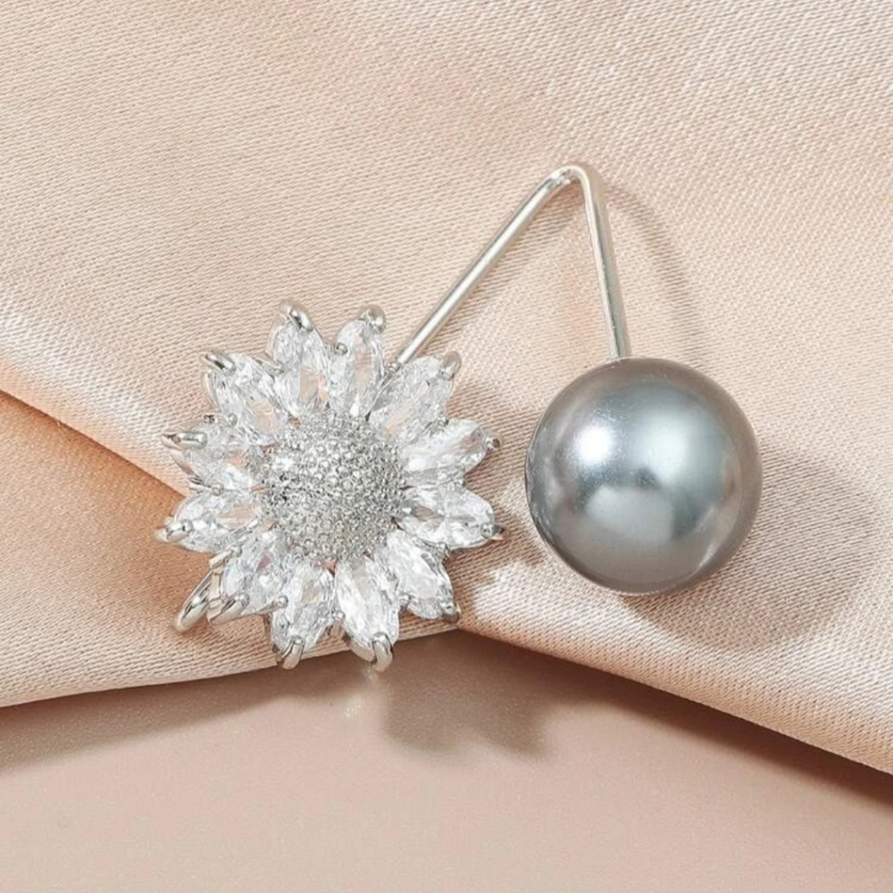Flower Rhinestone Brooch